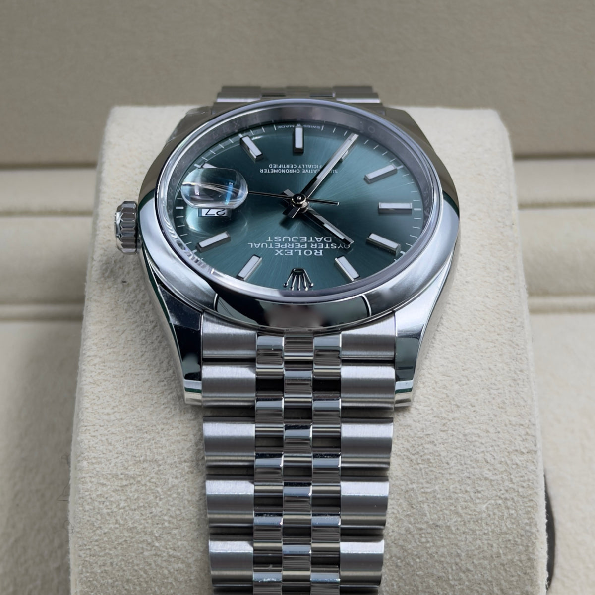 Rolex Datejust Mint Green Smooth Jubilee 126200 - Full Set (2026)