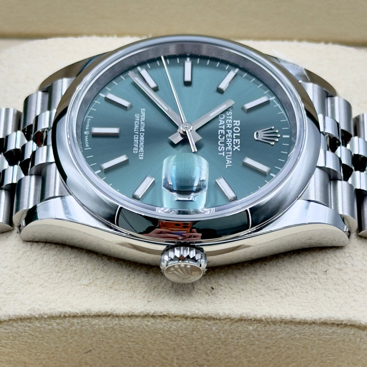 Rolex Datejust Mint Green Smooth Jubilee 126200 - Full Set (2026)
