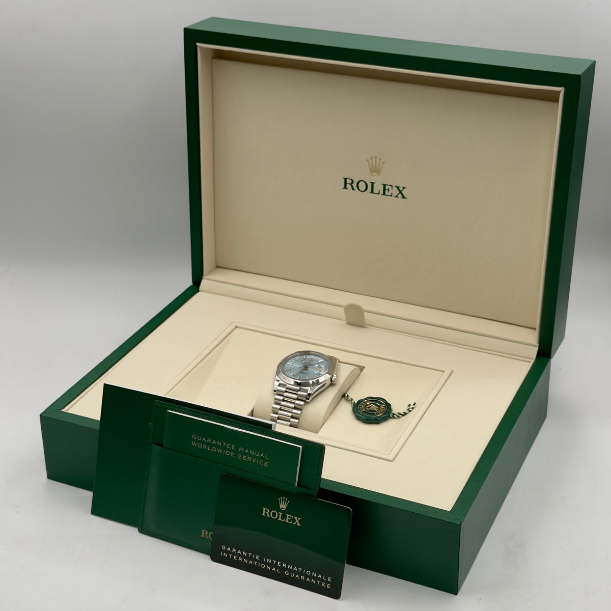 Rolex Day-Date Platinum Motif 228206 - Full Set (2020)