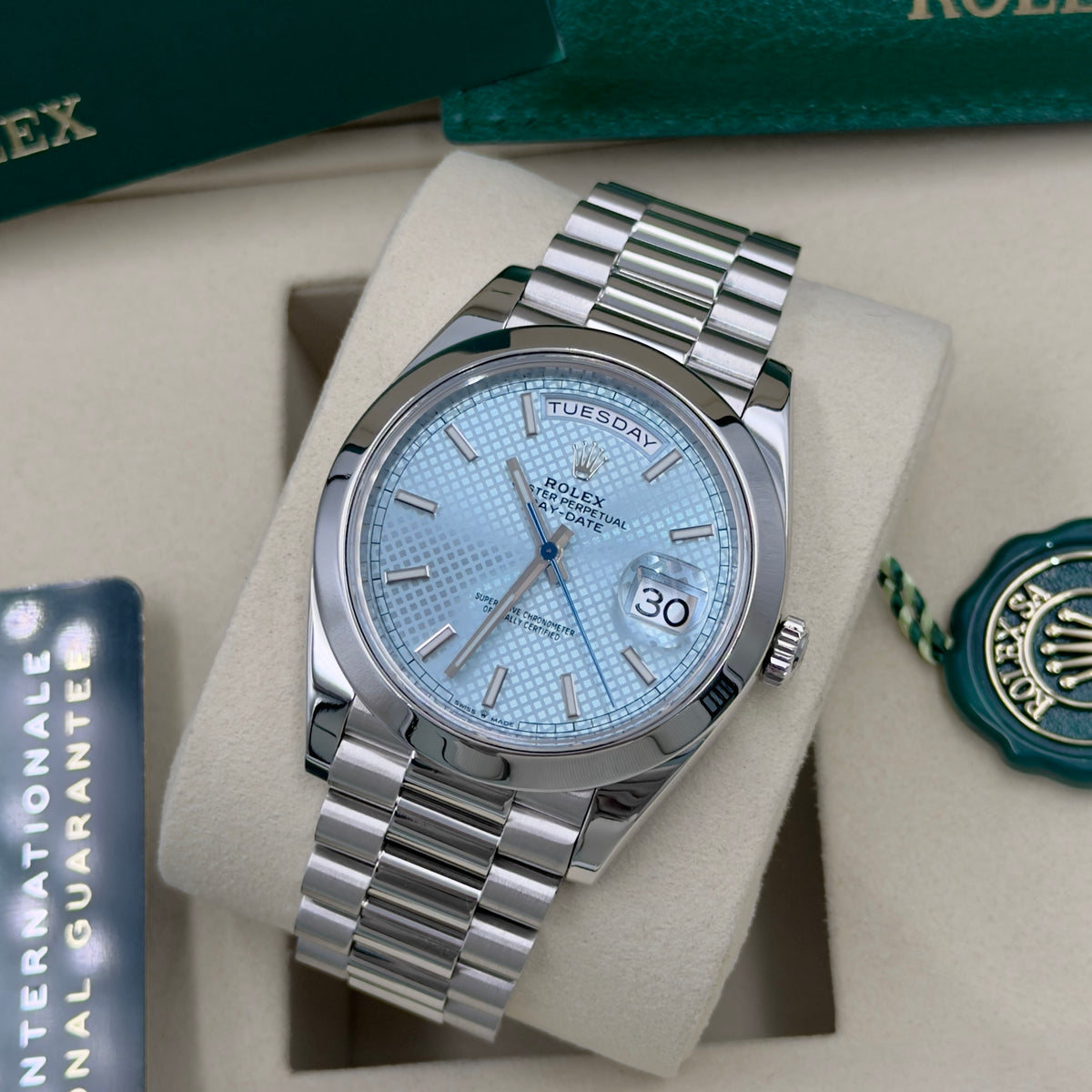 Rolex Day-Date Platinum Motif 228206 - Full Set (2020)