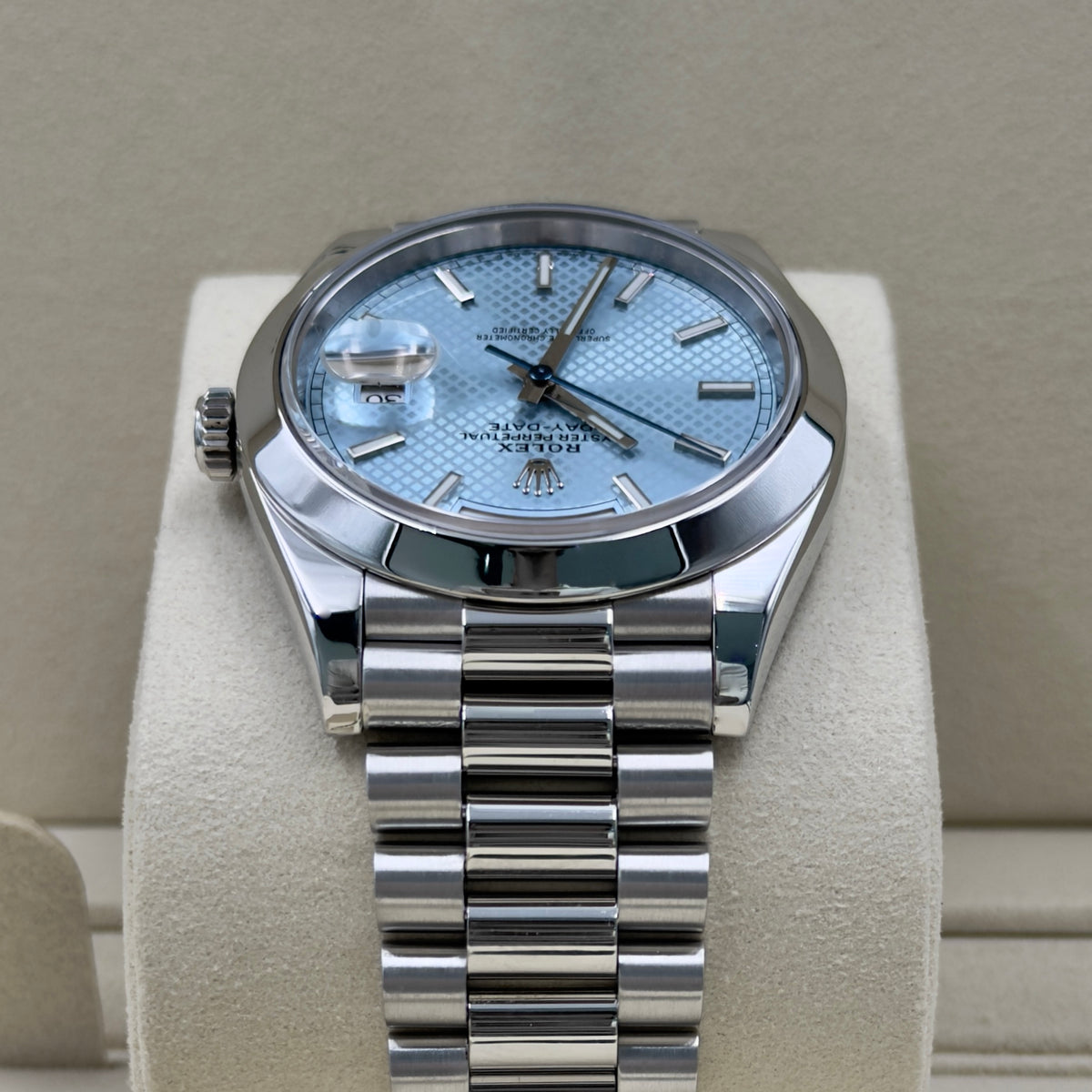 Rolex Day-Date Platinum Motif 228206 - Full Set (2020)