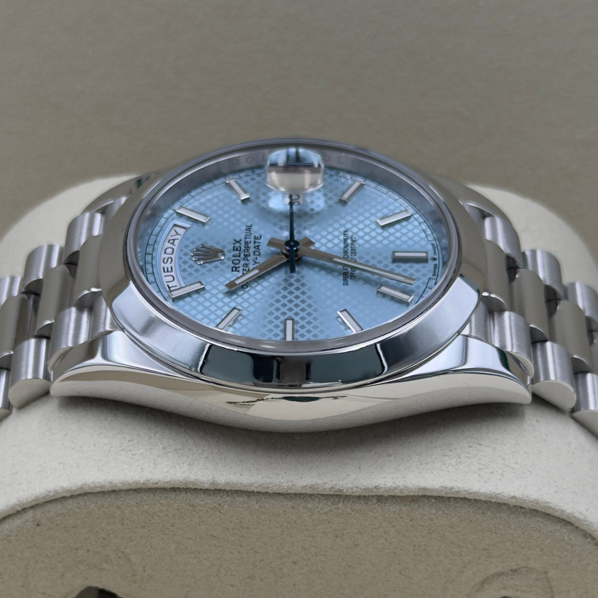 Rolex Day-Date Platinum Motif 228206 - Full Set (2020)