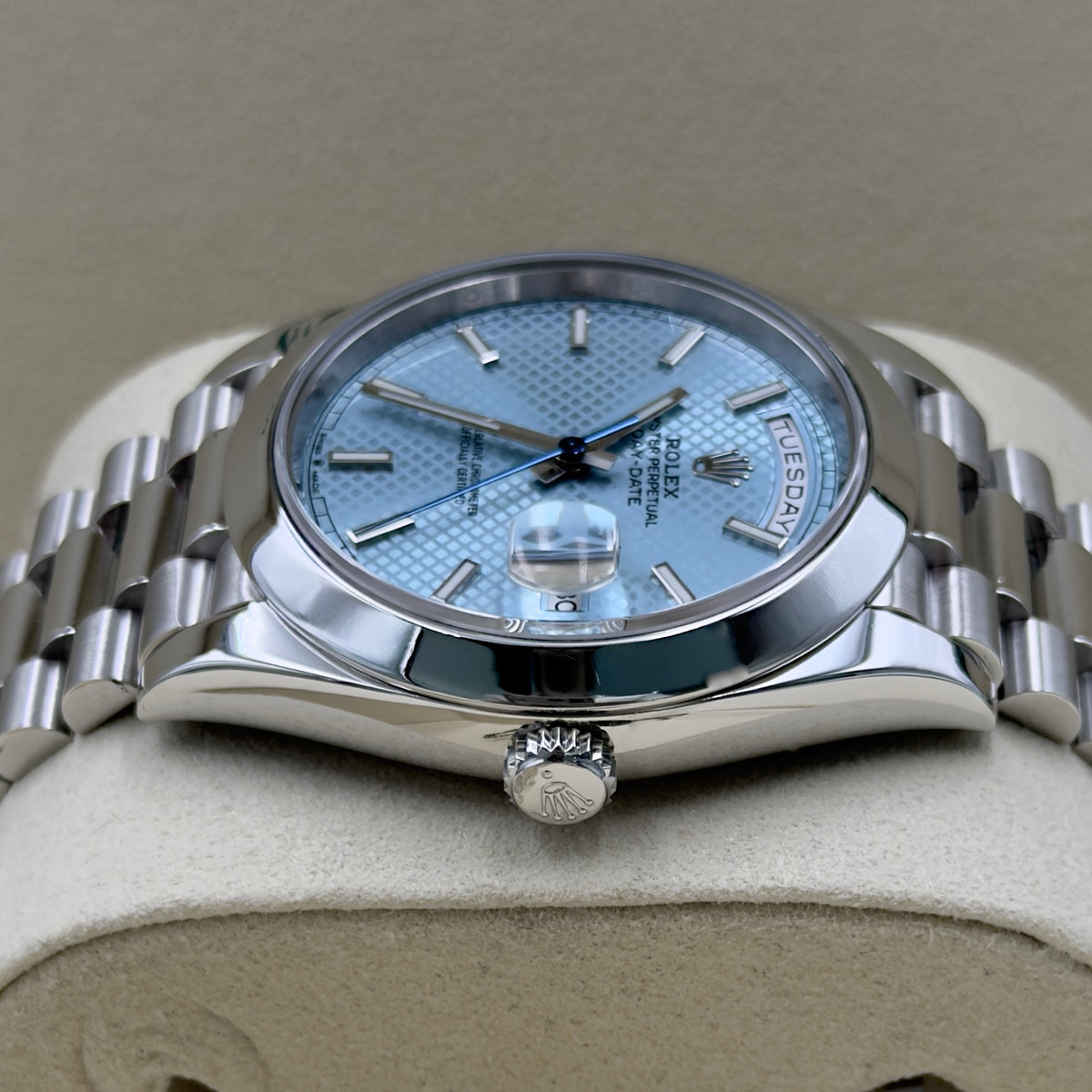 Rolex Day-Date Platinum Motif 228206 - Full Set (2020)