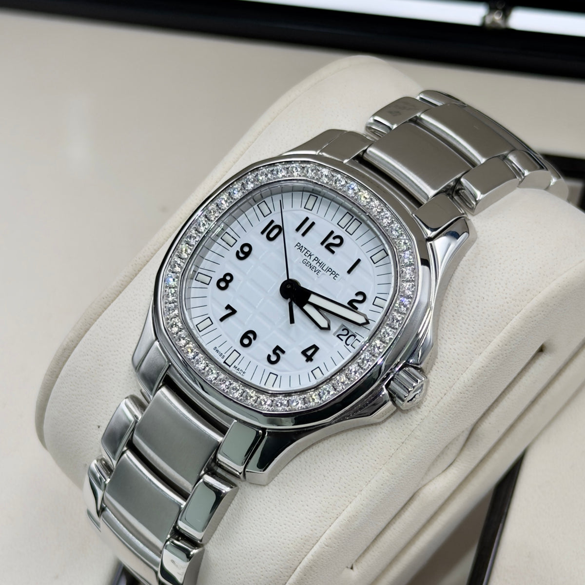 Patek Philippe Aquanaut White Dial Factory Diamond Bezel 5087/1A - Full Set (2012)