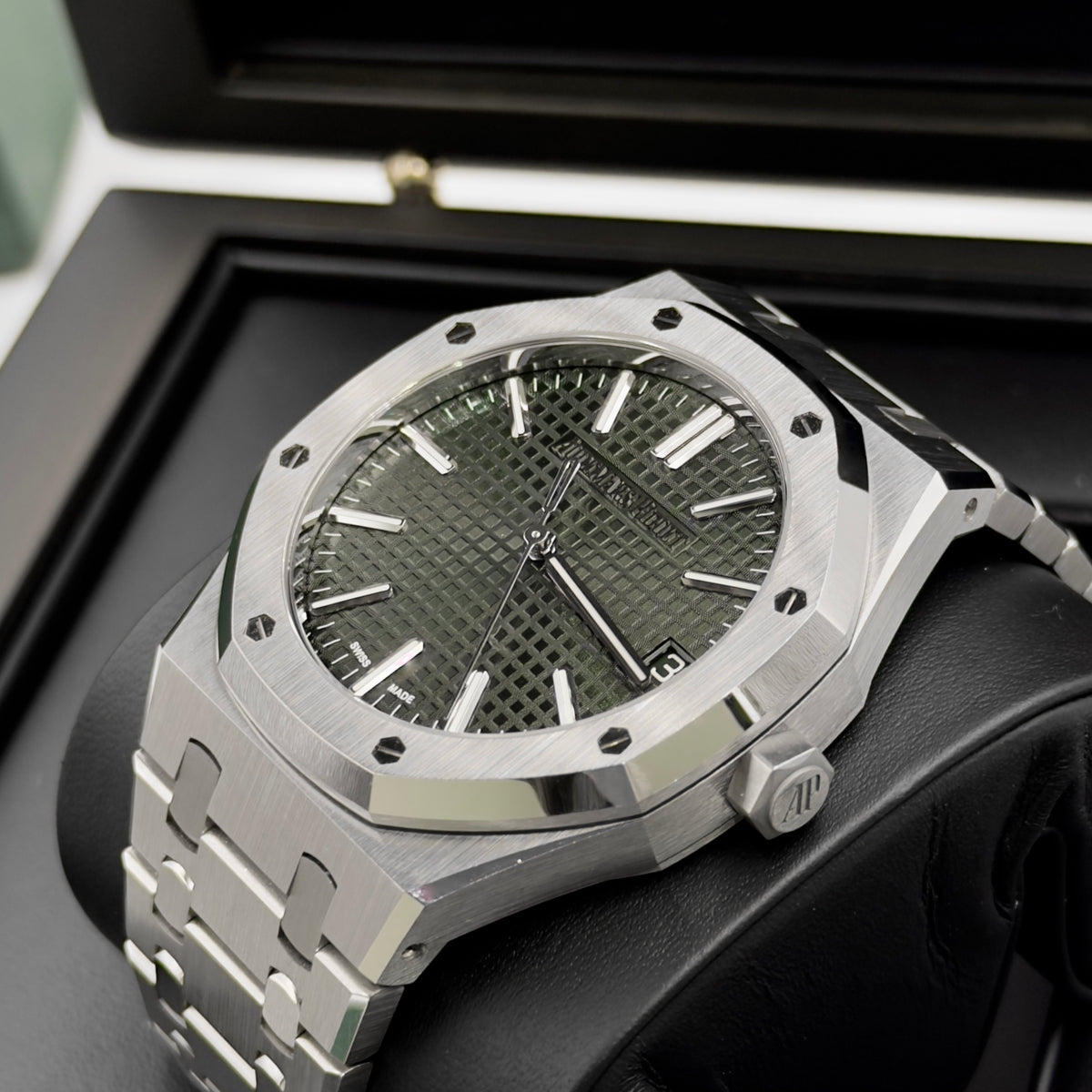 Audemars Piguet Royal Oak "50th Anniversary" Green Dial 15510ST - Full Set (2022)
