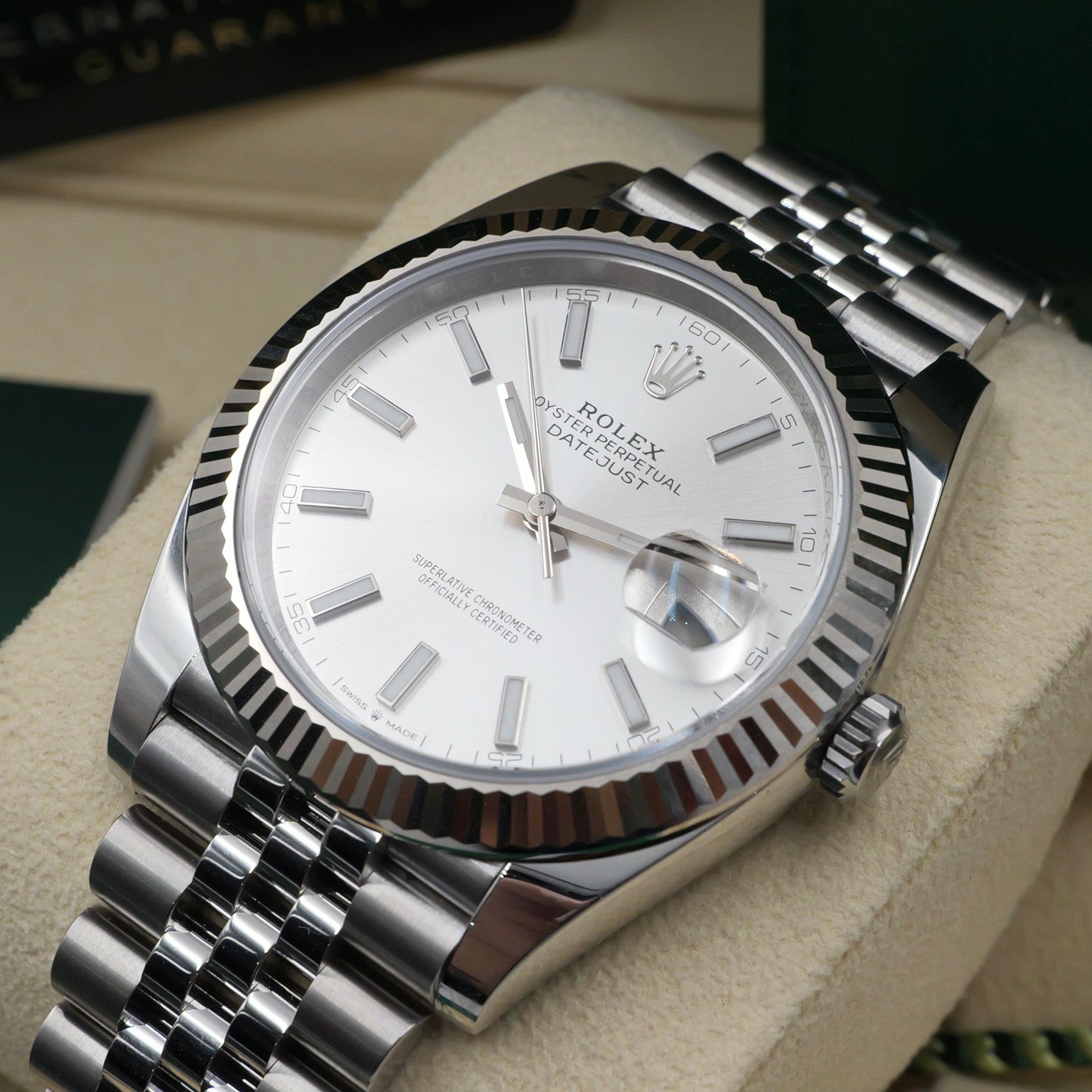 Datejust 41 Silver Baton Dial 126334 - Full Set (2025)