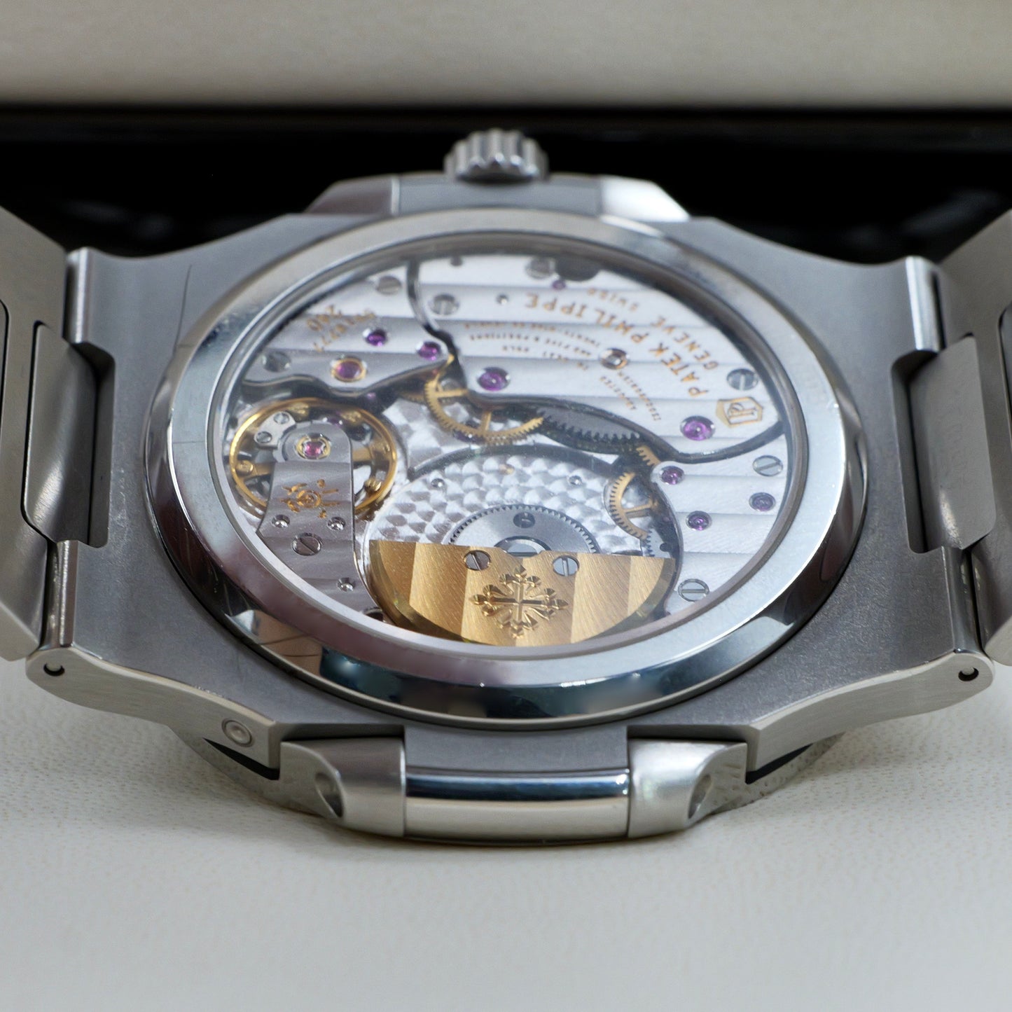 Patek Philippe Nautilus 5712/1A-001 - Full Set (2013)