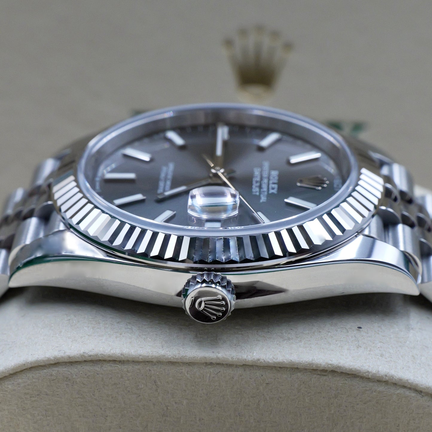 Rolex Datejust 41 Rhodium Dial Fluted Jubilee 126334 - Full Set (2024)