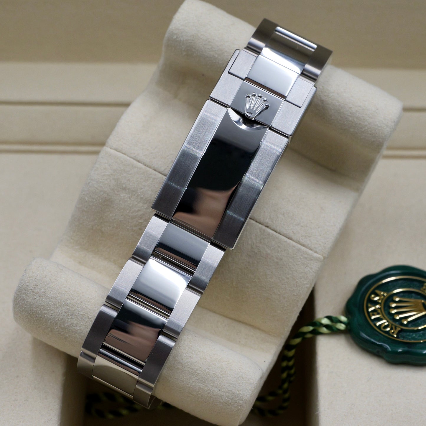 Rolex Yacht-Master 40 Rhodium Dial 126622 - Full Set (2025)