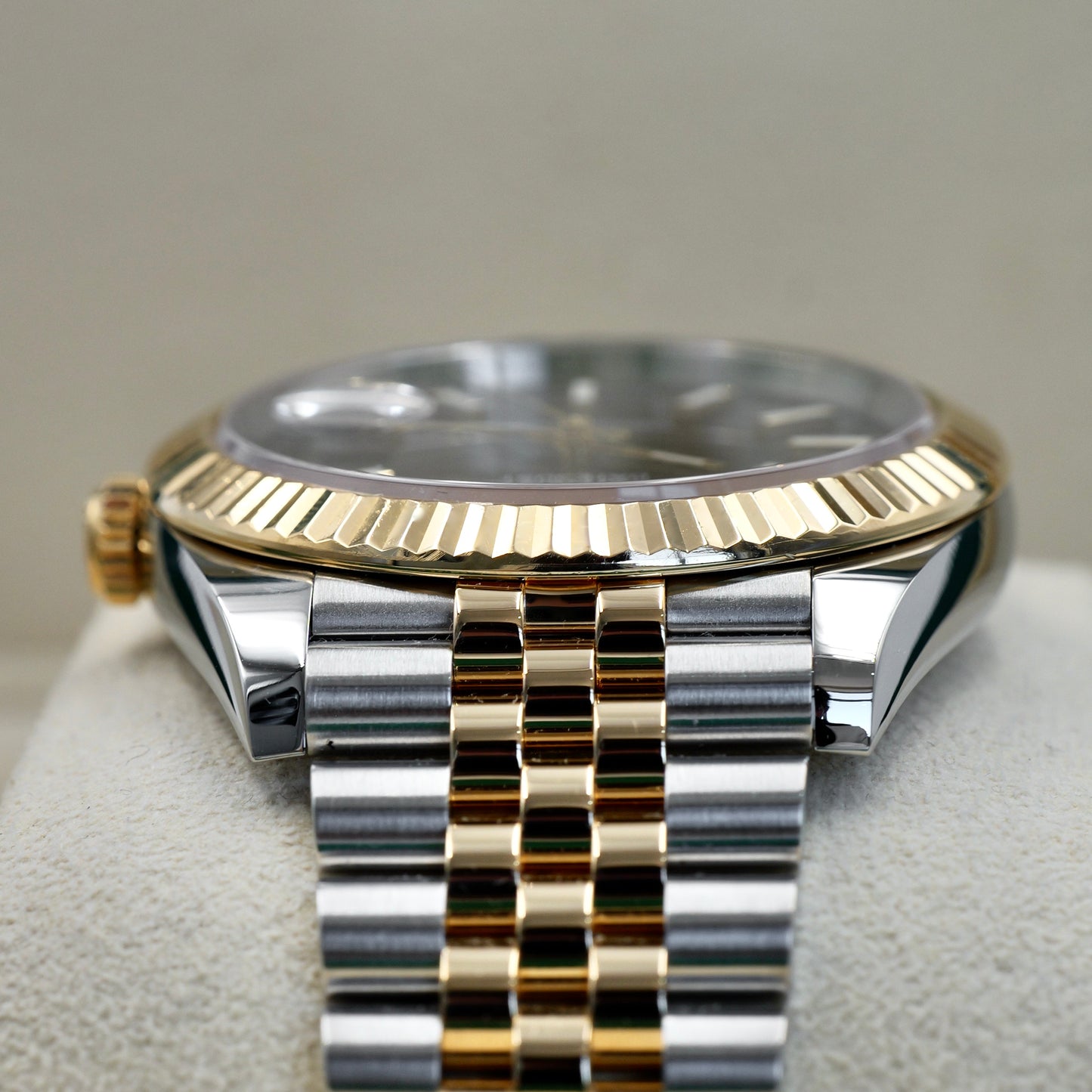 Rolex Datejust 41 Steel & Yellow Gold Black Dial 126333 - Full Set (2021)