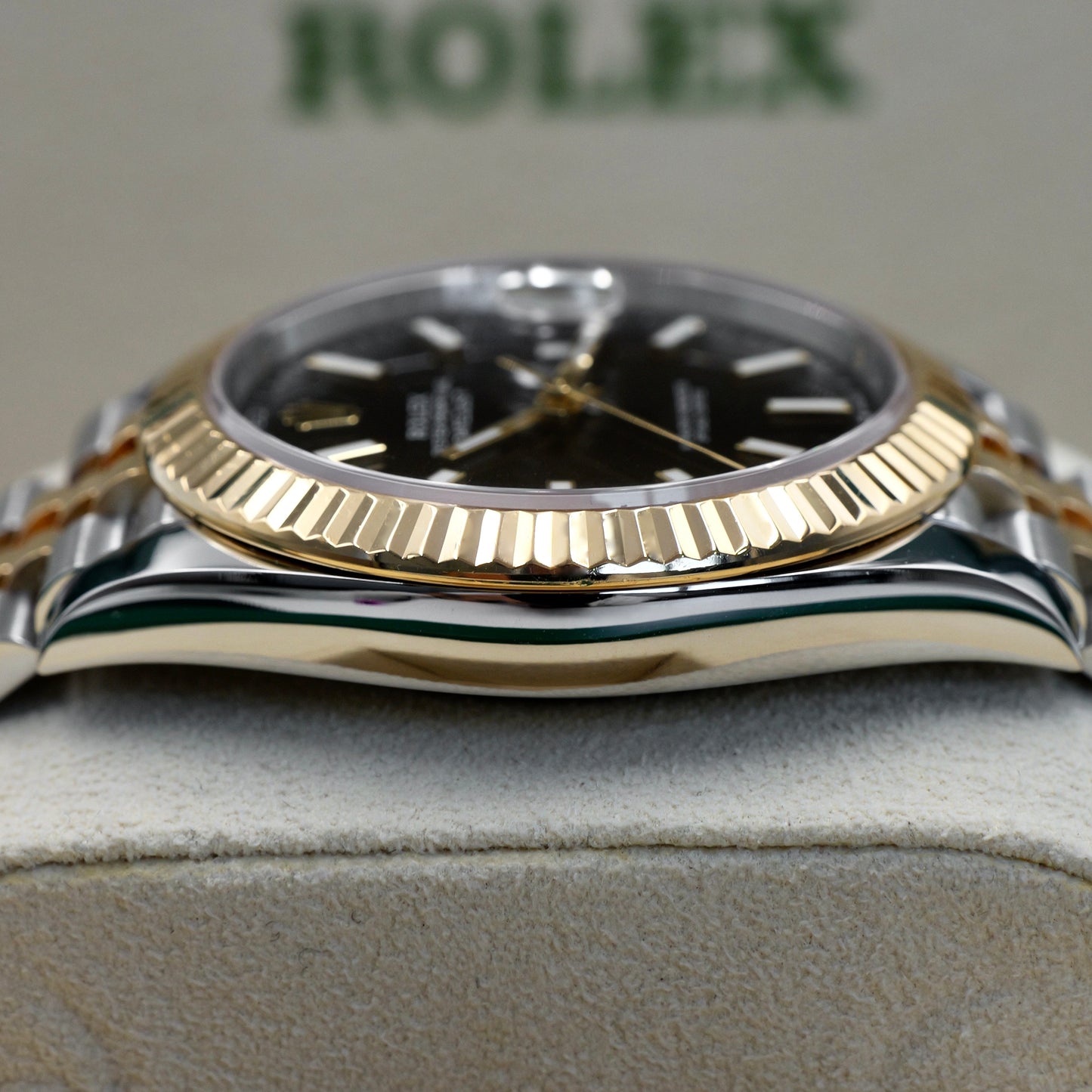 Rolex Datejust 41 Steel & Yellow Gold Black Dial 126333 - Full Set (2021)