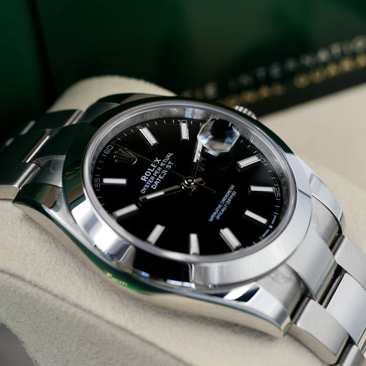 Rolex Datejust 41 Black Dial Smooth Bezel 126300 - Full Set (2024)