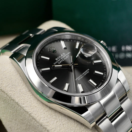 Rolex Datejust 41 Rhodium Dial Smooth Oyster 126300 - Full Set (2024)