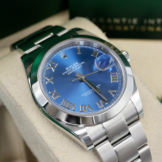 Rolex Datejust 41 Azzurro Blue Smooth 126300 - Full Set (2024)