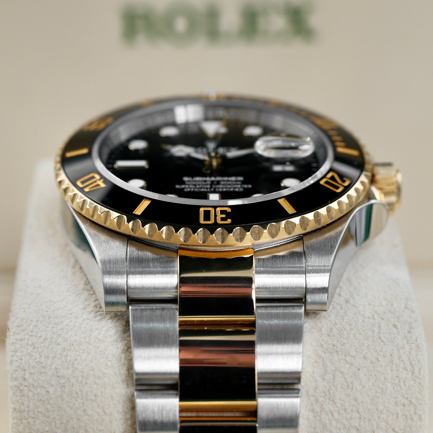 Rolex Submariner Date Black Dial Steel and Yellow Gold 116613LN - Full Set (2015)