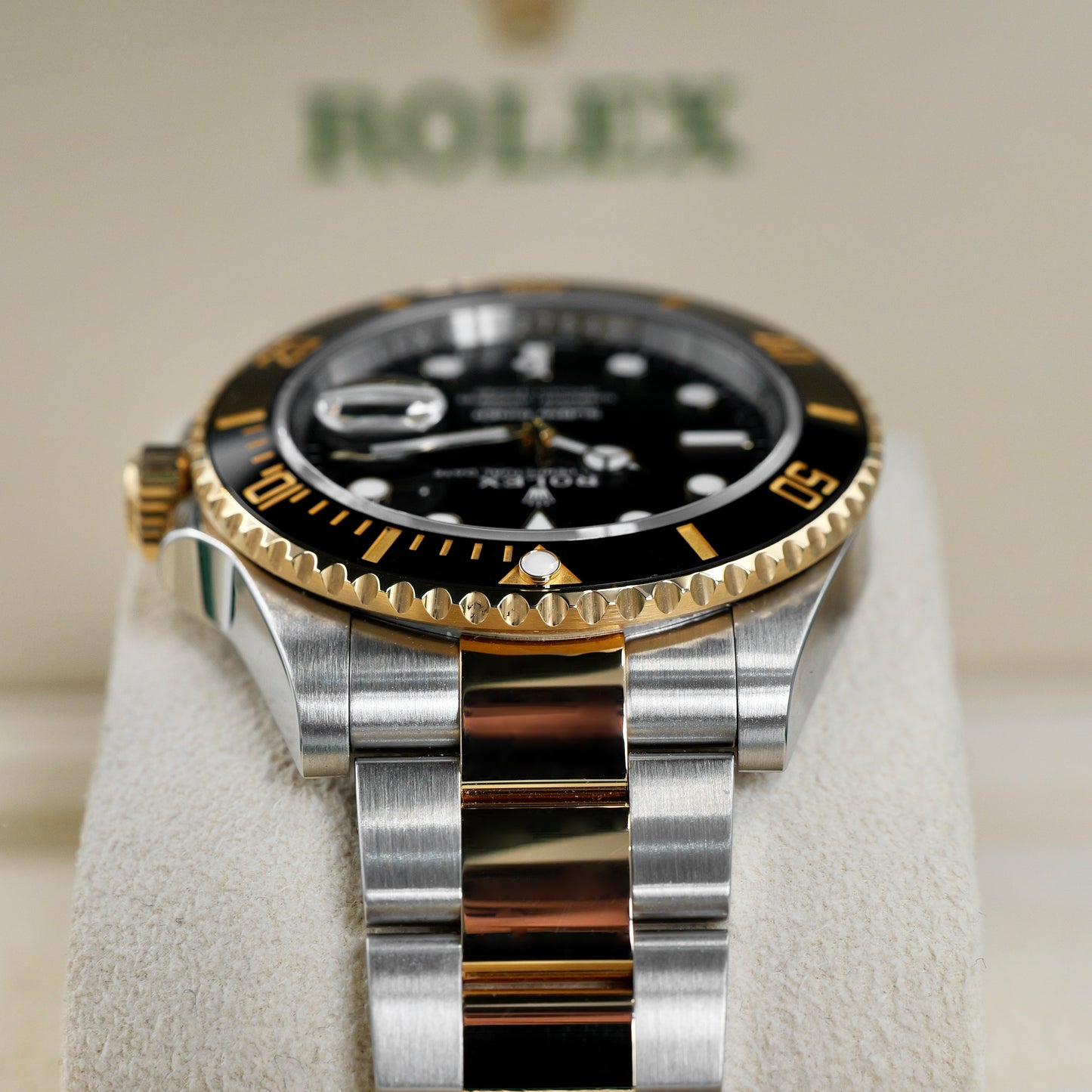 Rolex Submariner Date Black Dial Steel and Yellow Gold 116613LN - Full Set (2015)
