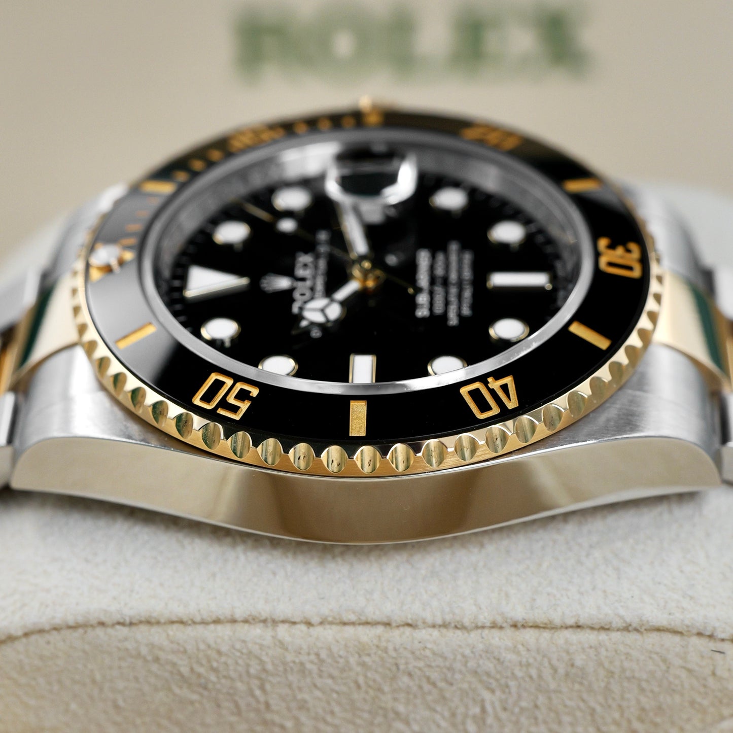 Rolex Submariner Date Black Dial Steel and Yellow Gold 116613LN - Full Set (2015)