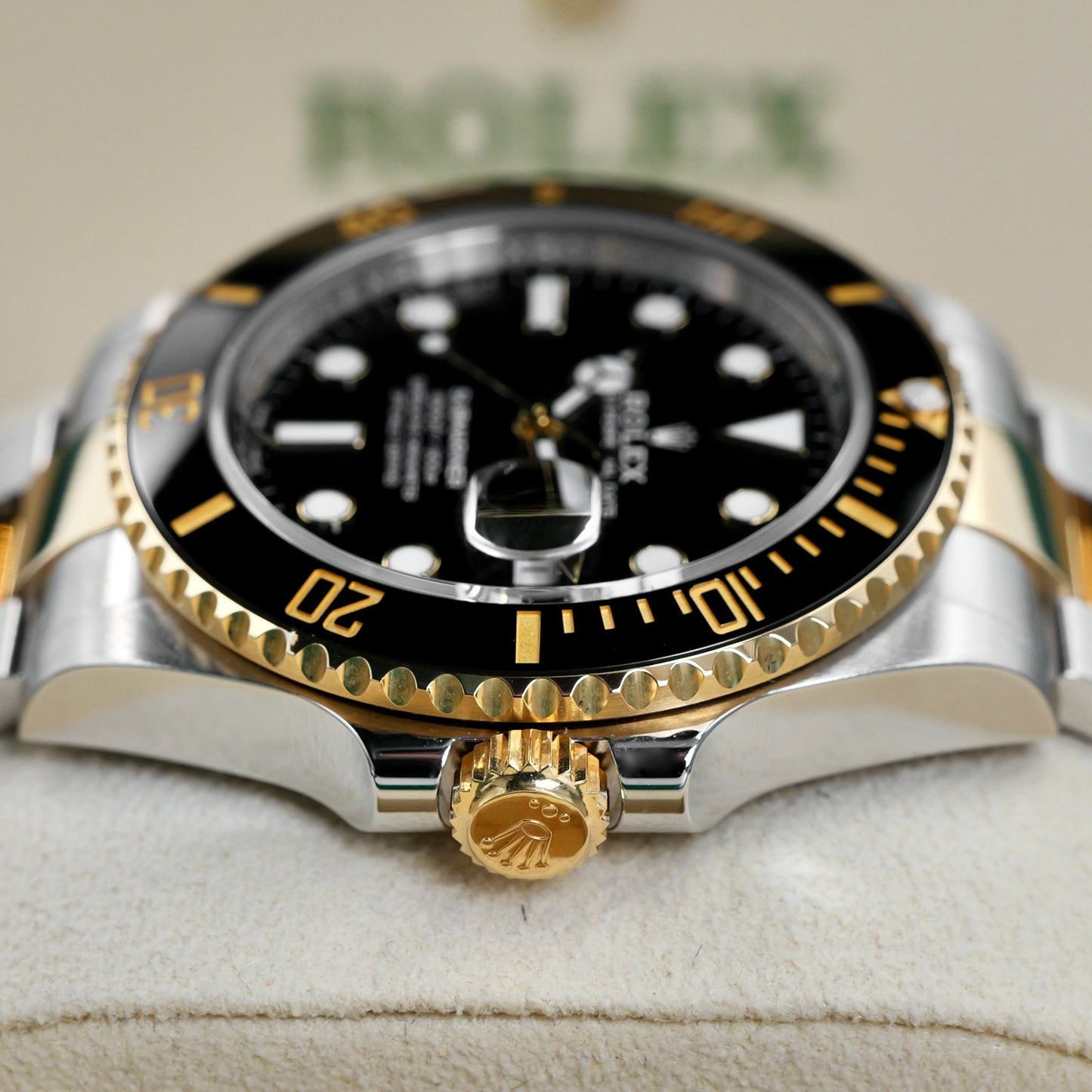 Rolex Submariner Date Black Dial Steel and Yellow Gold 116613LN - Full Set (2015)