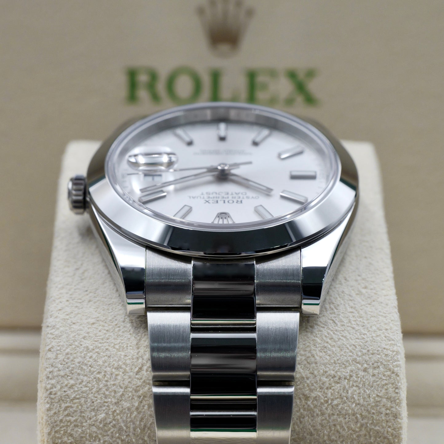 Rolex Datejust 41 Silver Dial Smooth Oyster 126300 - Full Set (2025)