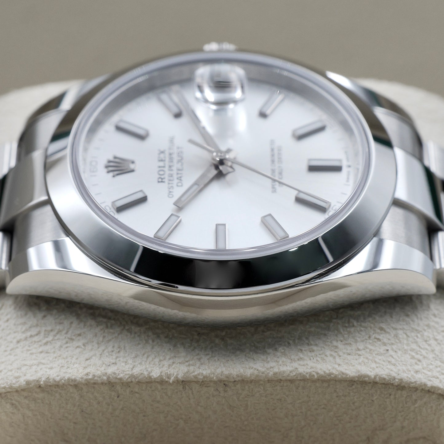 Rolex Datejust 41 Silver Dial Smooth Oyster 126300 - Full Set (2025)