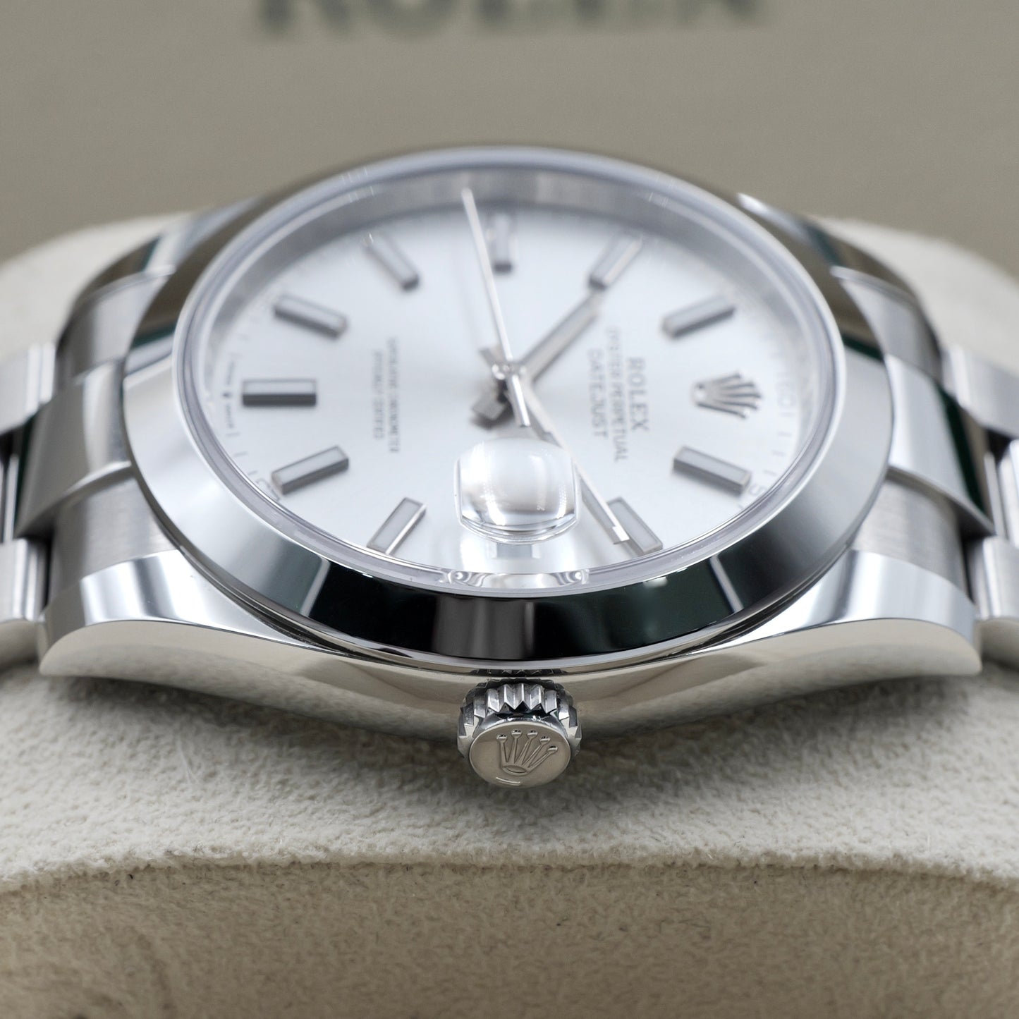 Rolex Datejust 41 Silver Dial Smooth Oyster 126300 - Full Set (2025)