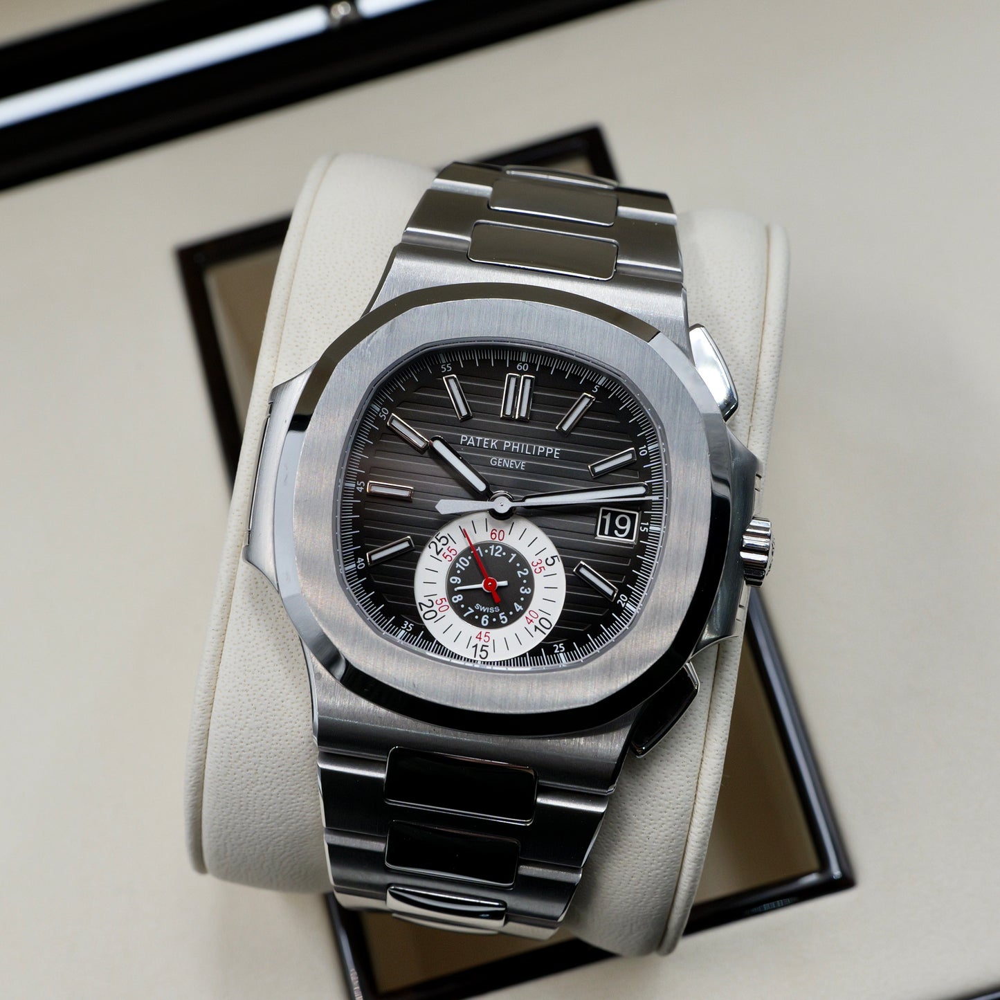 Patek Philippe Nautilus Black Dial 5980/1A-014 - Full Set (2014)