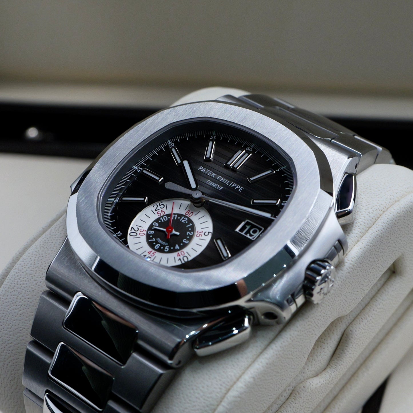 Patek Philippe Nautilus Black Dial 5980/1A-014 - Full Set (2014)