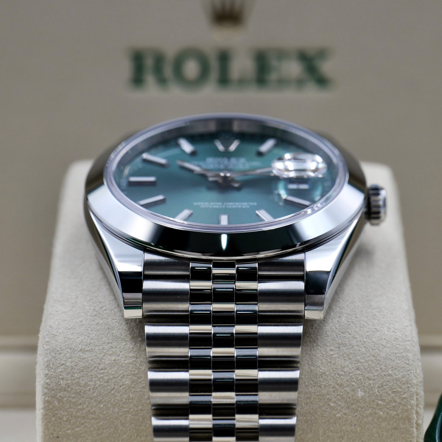 Rolex Datejust 41 Mint Green Smooth Jubilee 126300 - Full Set (2025)