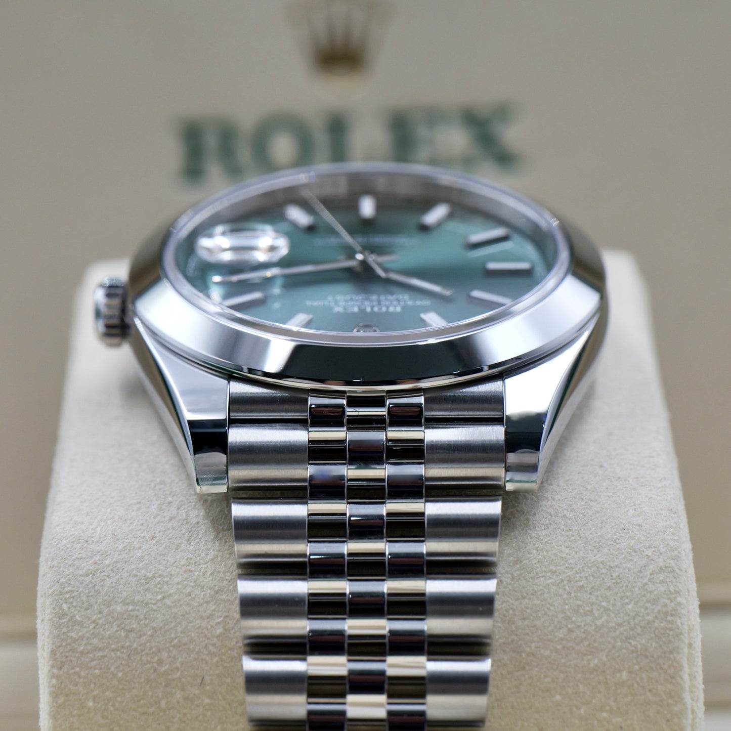 Rolex Datejust 41 Mint Green Smooth Jubilee 126300 - Full Set (2025)