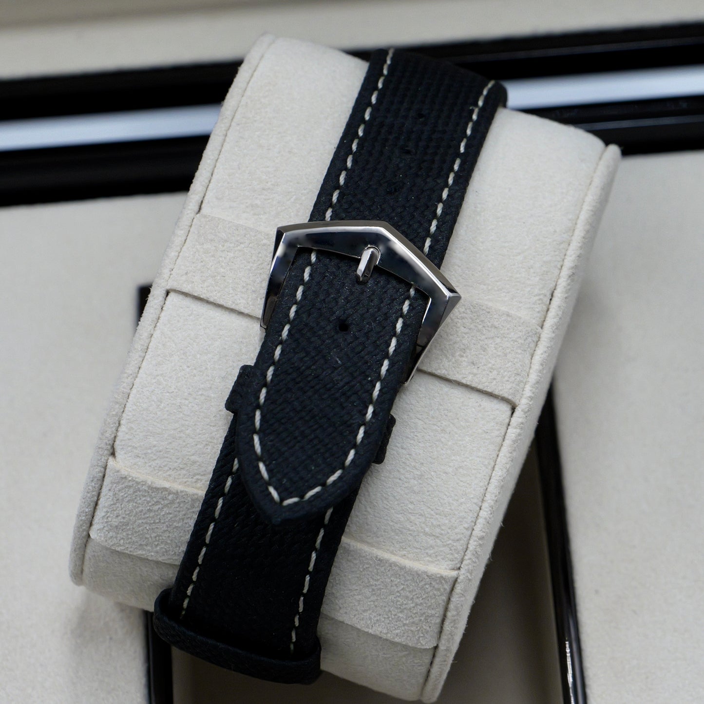 Patek Philippe Calatrava 5226G-001 - Full Set (2024)