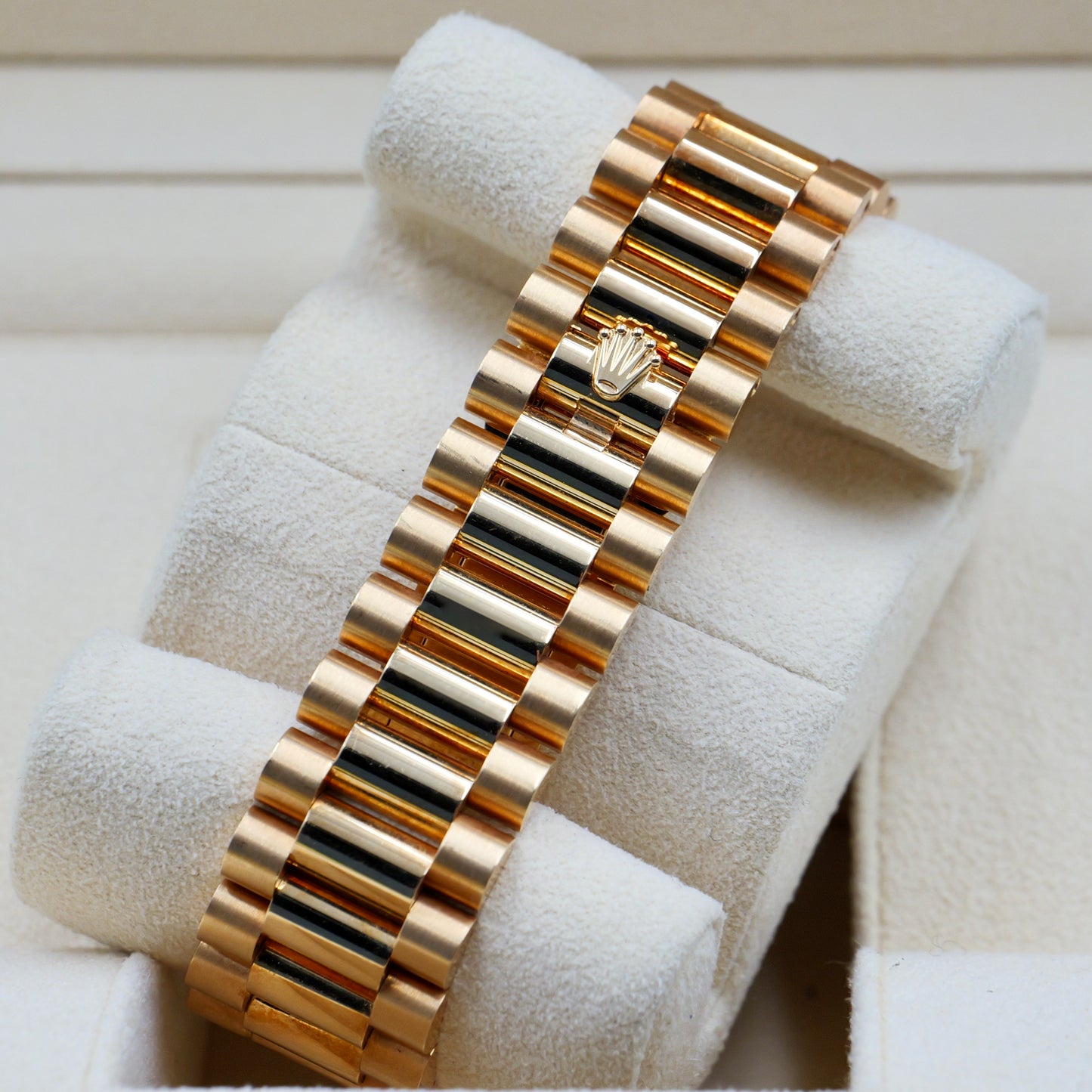 Rolex Day-Date 40 Silver Dial Yellow Gold 228238 - Full Set (2021) -