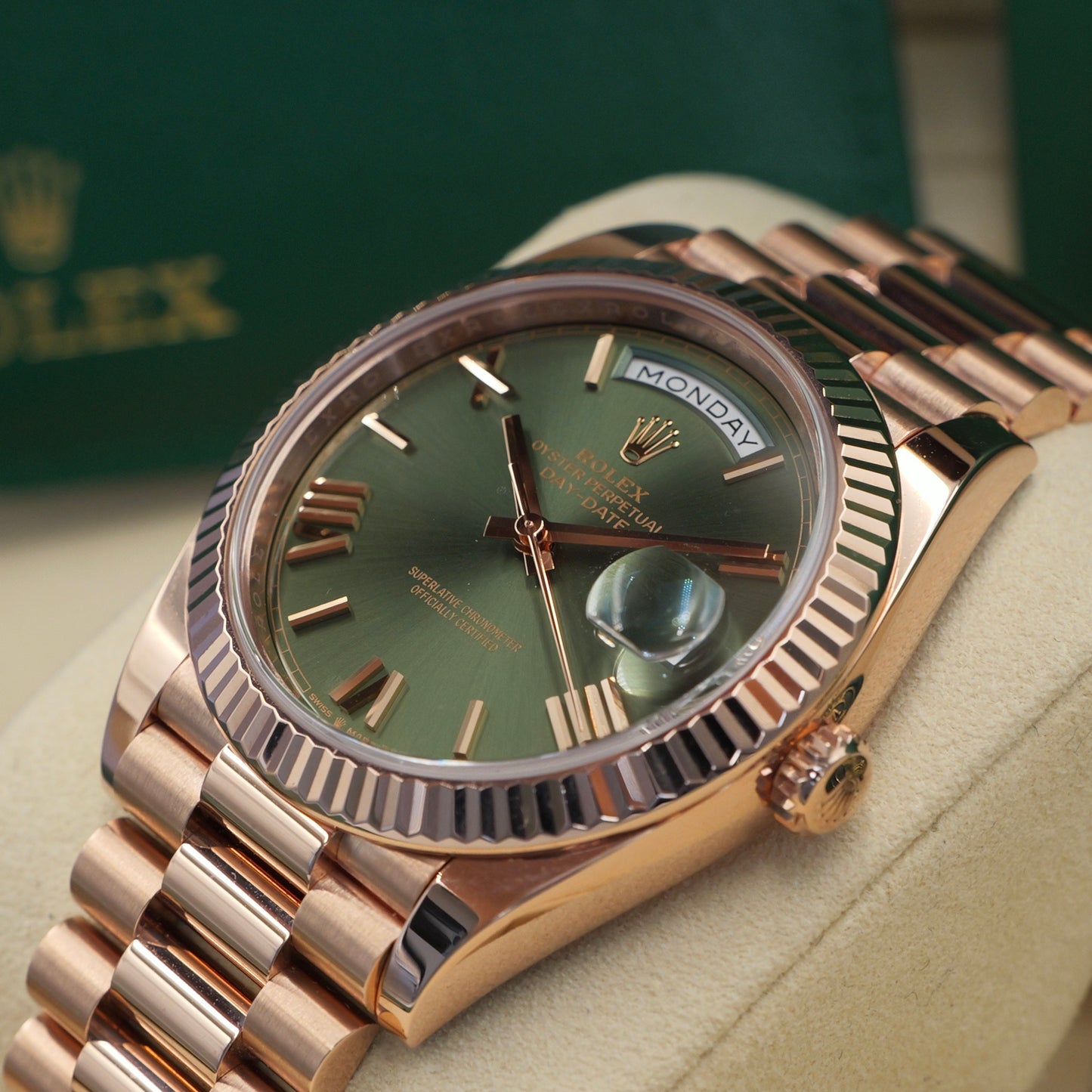 Rolex Day-Date 40 Olive Rose Gold 228235 - Full Set (2022)