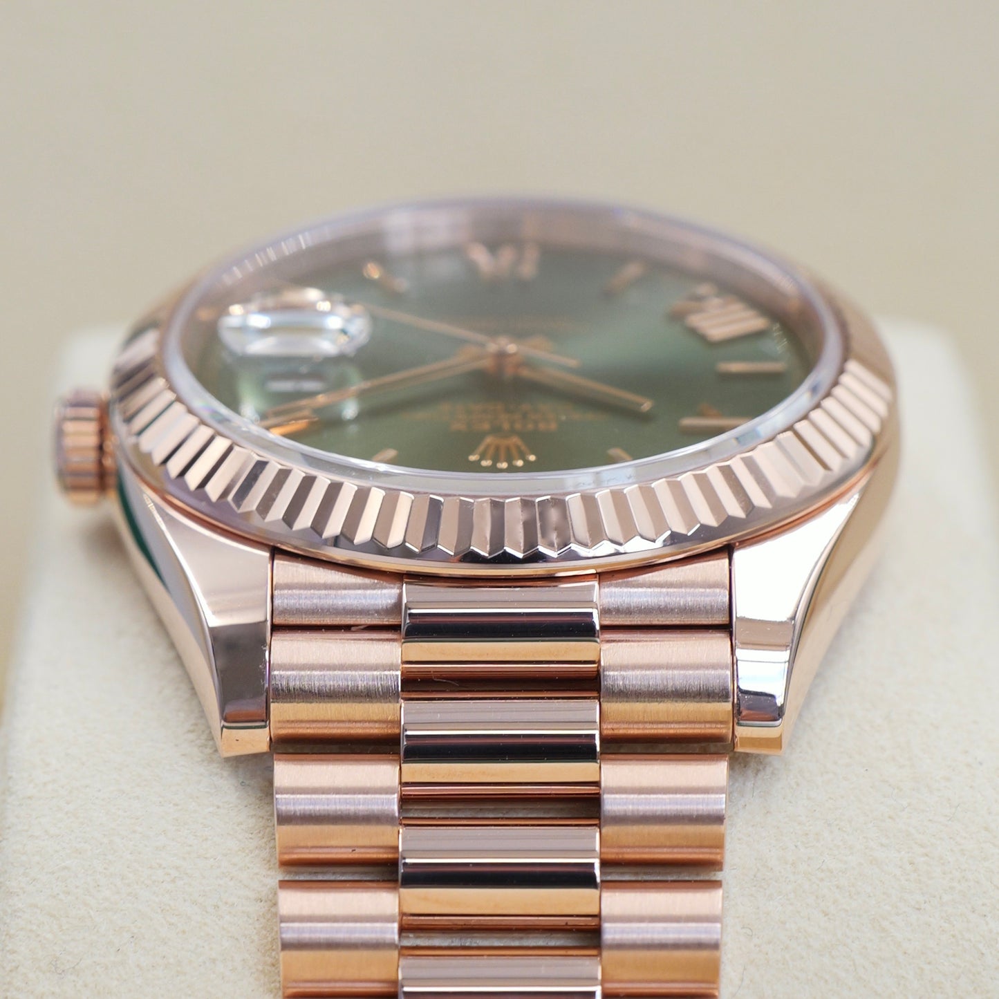 Rolex Day-Date 40 Olive Rose Gold 228235 - Full Set (2022)