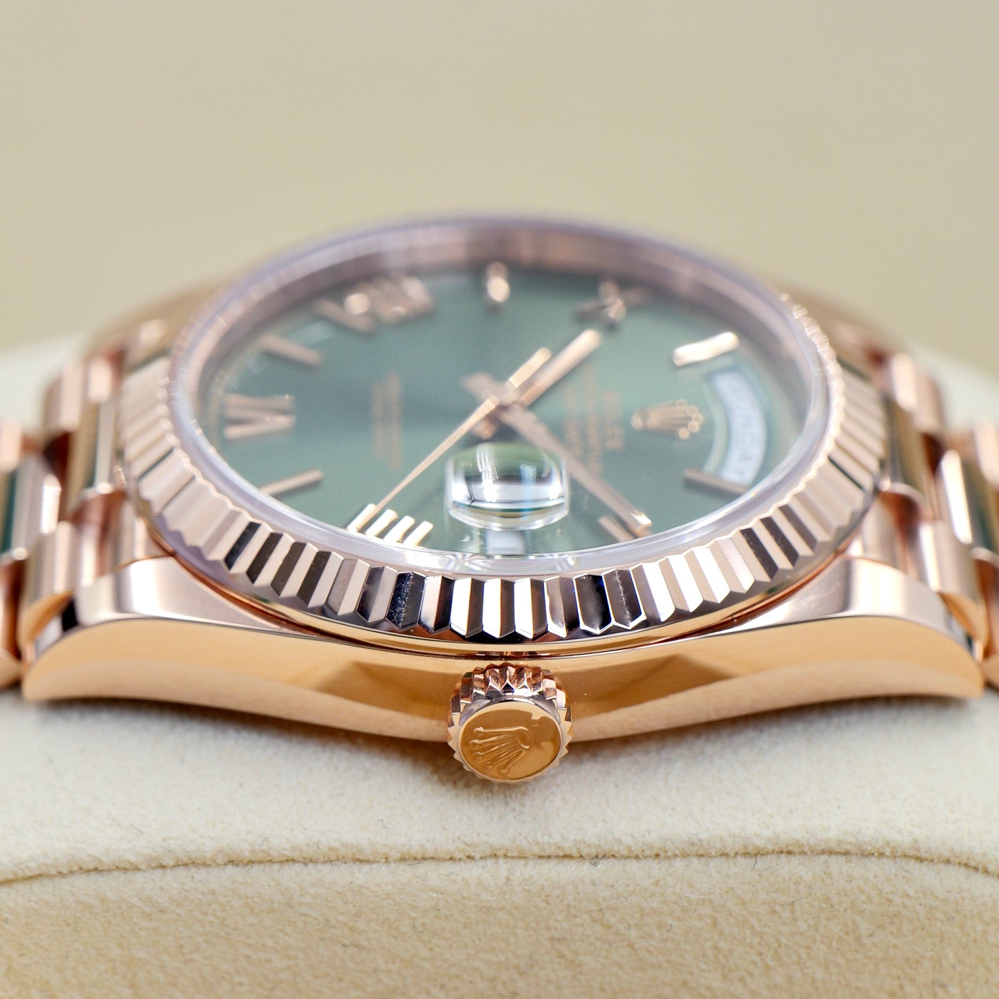 Rolex Day-Date 40 Olive Rose Gold 228235 - Full Set (2022)