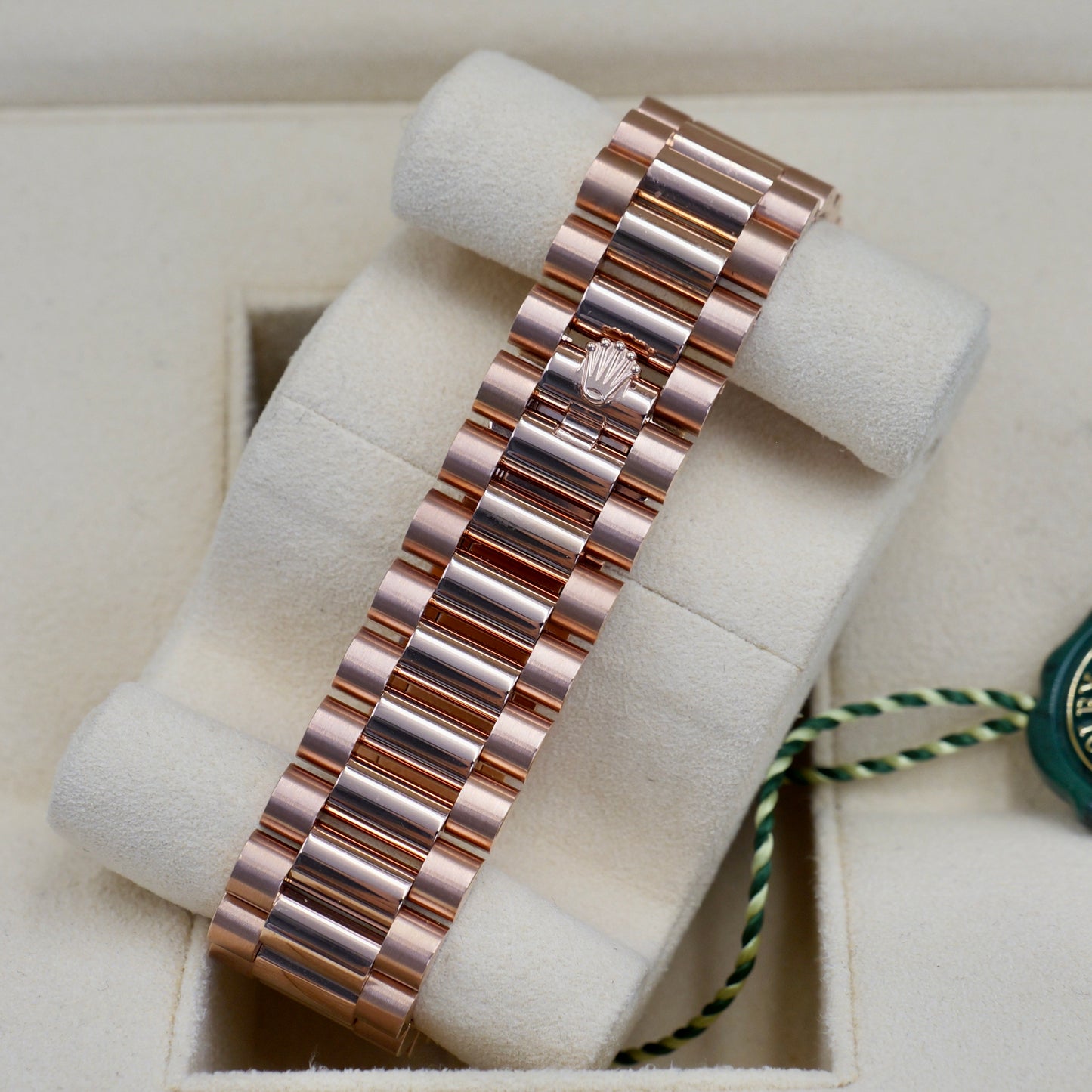 Rolex Day-Date 40 Olive Rose Gold 228235 - Full Set (2022)
