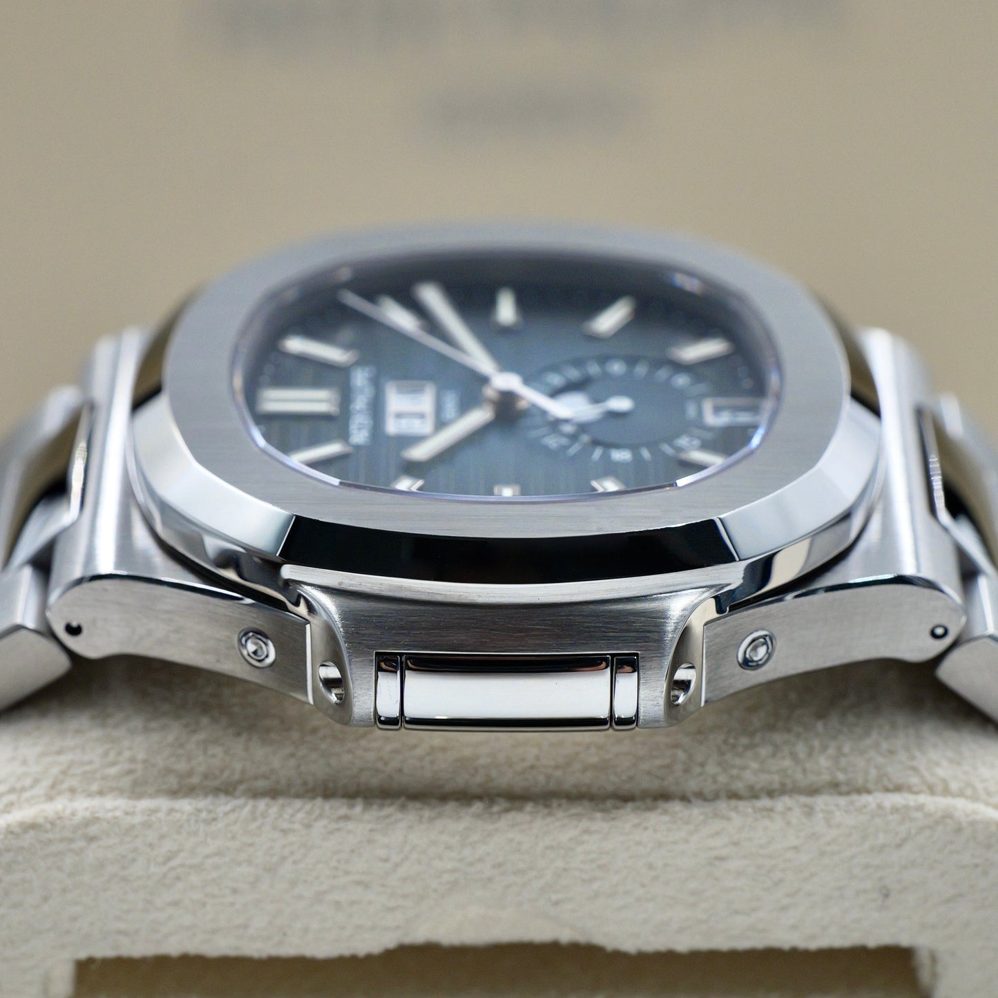 Patek Philippe Nautilus Price on request 5726/1A-014 - Full Set (2022)
