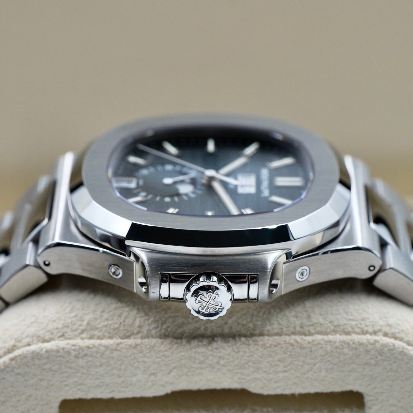 Patek Philippe Nautilus Price on request 5726/1A-014 - Full Set (2022)