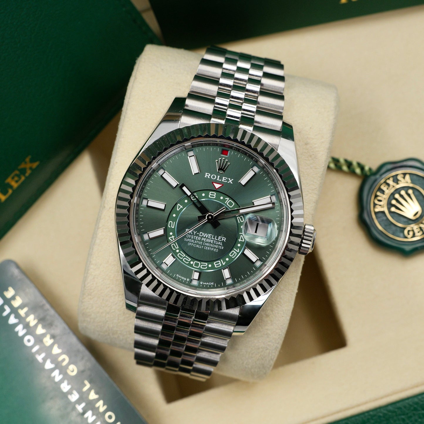 Rolex Sky-Dweller Green Dial Jubilee 336934 - Full Set (2026)