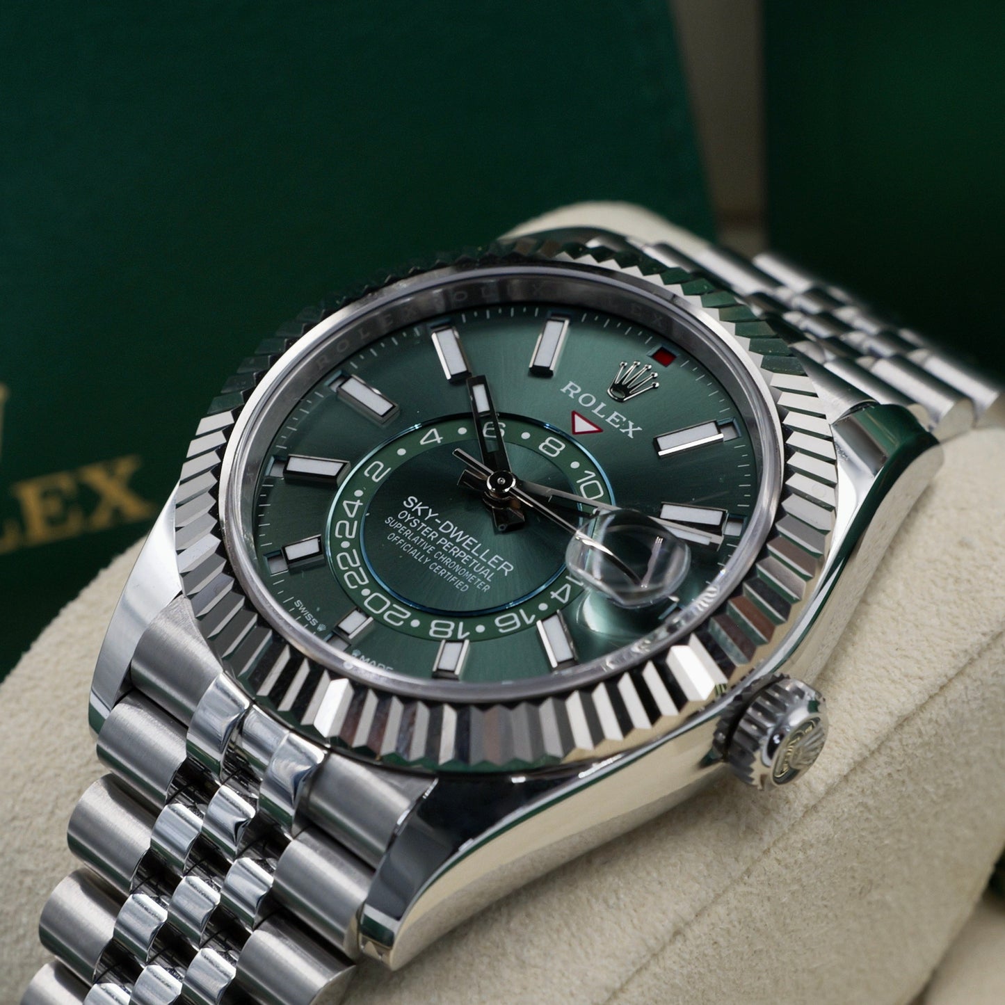Rolex Sky-Dweller Green Dial Jubilee 336934 - Full Set (2026)