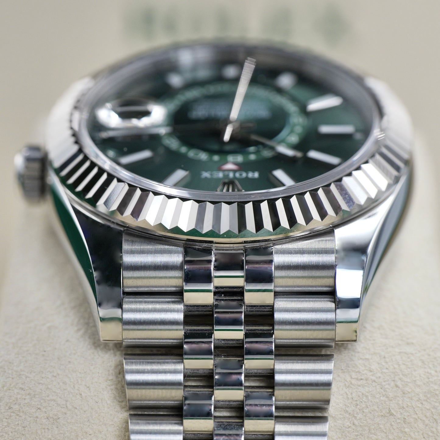 Rolex Sky-Dweller Green Dial Jubilee 336934 - Full Set (2026)