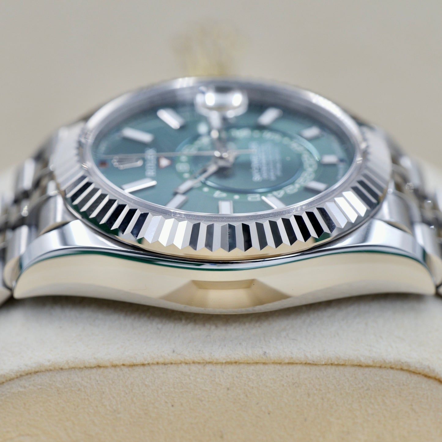 Rolex Sky-Dweller Green Dial Jubilee 336934 - Full Set (2026)