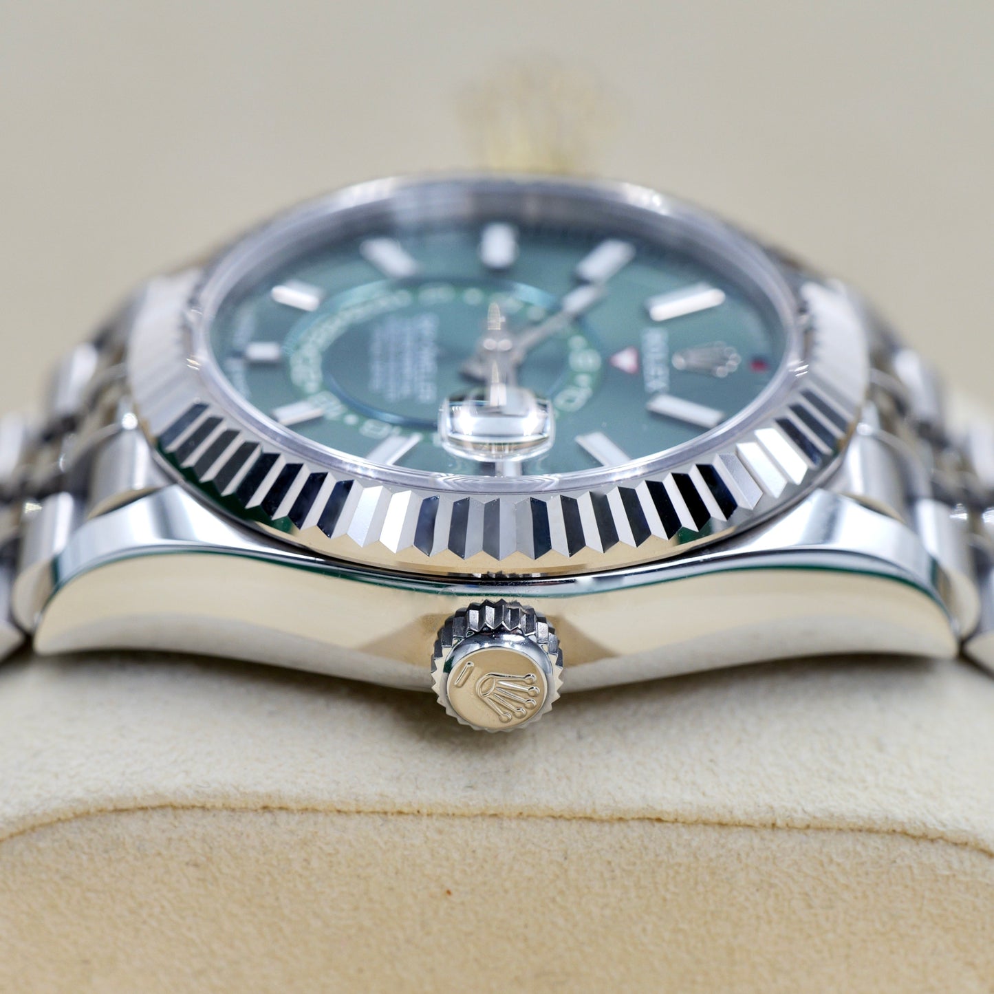Rolex Sky-Dweller Green Dial Jubilee 336934 - Full Set (2026)