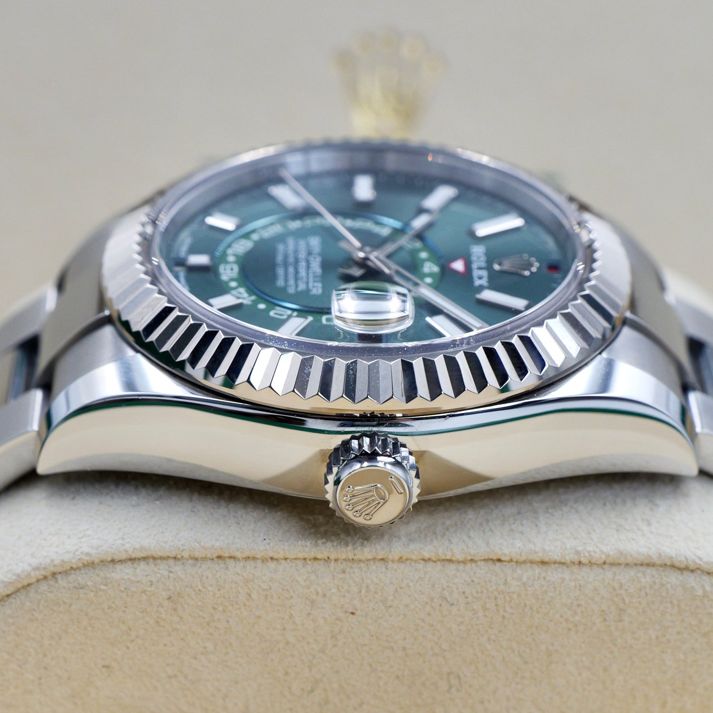 Rolex Sky-Dweller Green Dial Oyster 336934 - Full Set (2024)