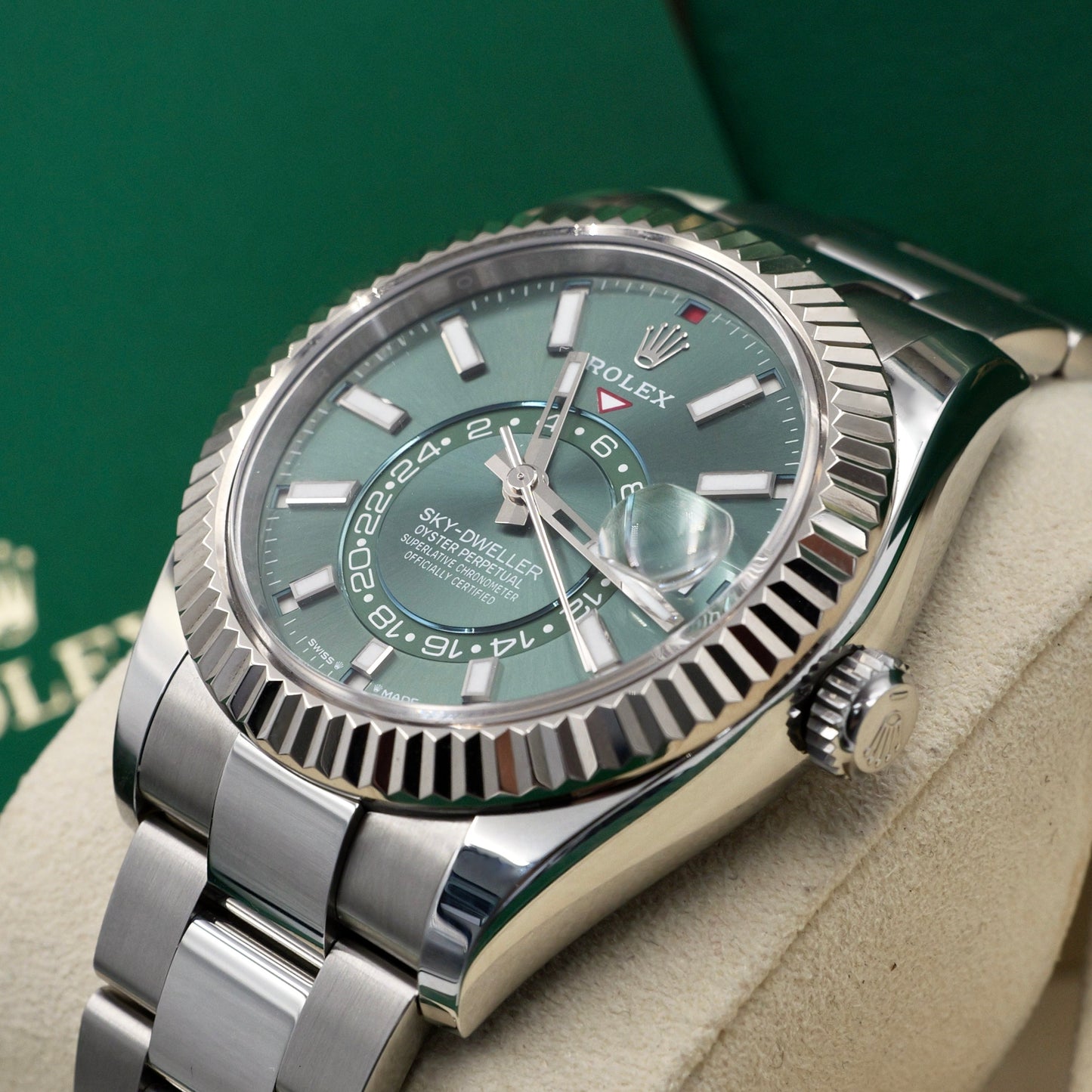 Rolex Sky-Dweller Green Dial Oyster 336934 - Full Set (2024)