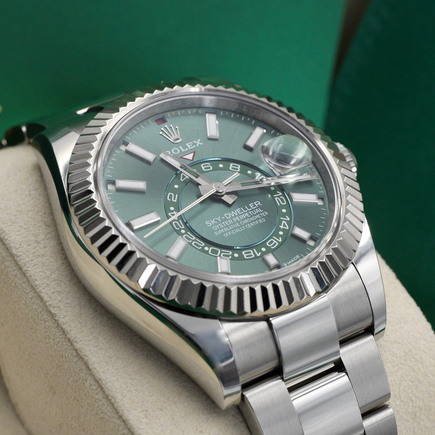 Rolex Sky-Dweller Green Dial Oyster 336934 - Full Set (2024)