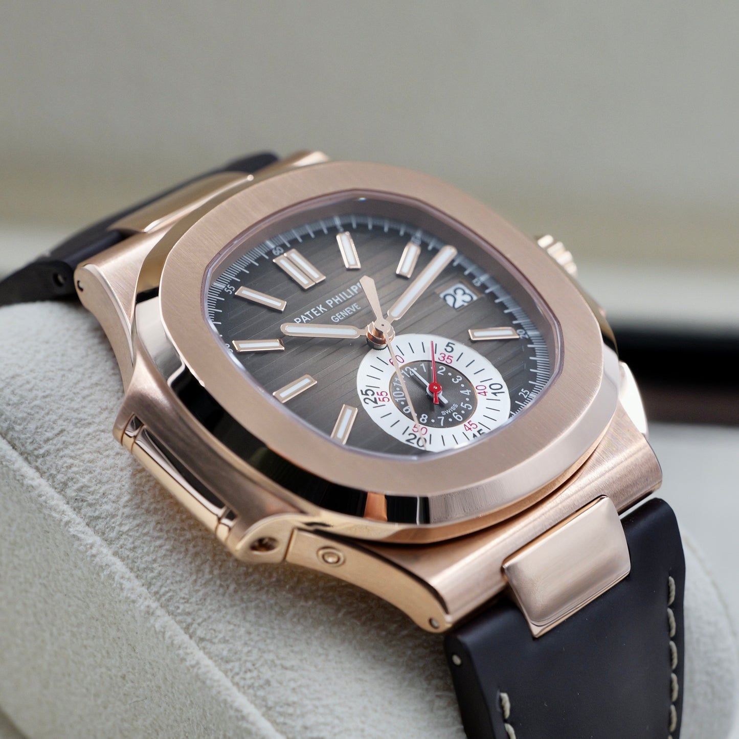 Patek Philippe Nautilus 5980R-001 - Full Set (2019)