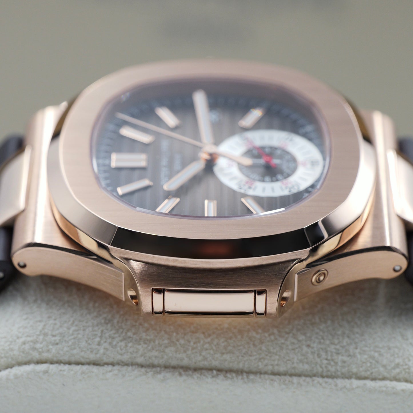 Patek Philippe Nautilus 5980R-001 - Full Set (2019)