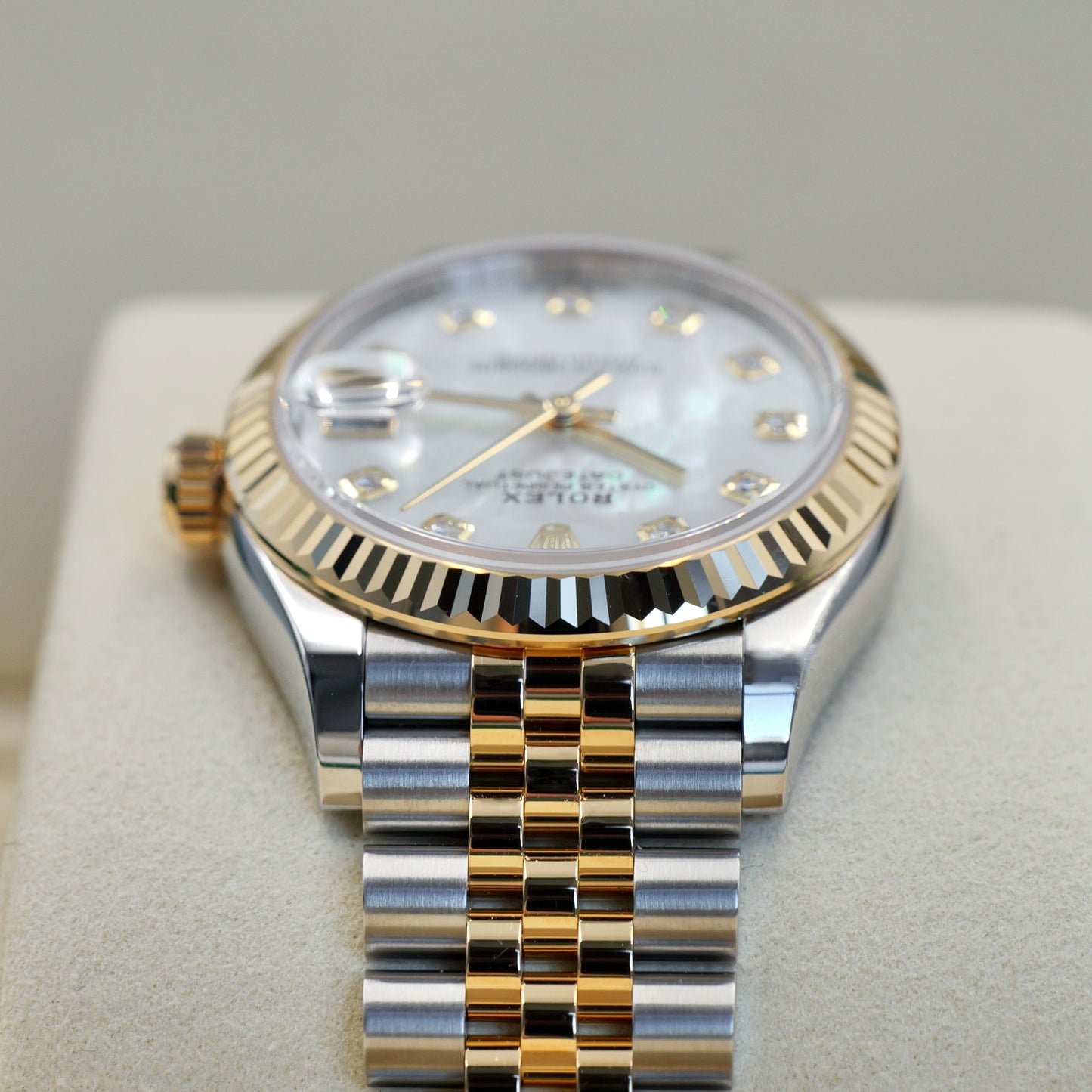 Rolex Datejust 31 Mother of Pearl Dial Steel and Yellow Gold 278273 (MOP) - Full Set (2026)