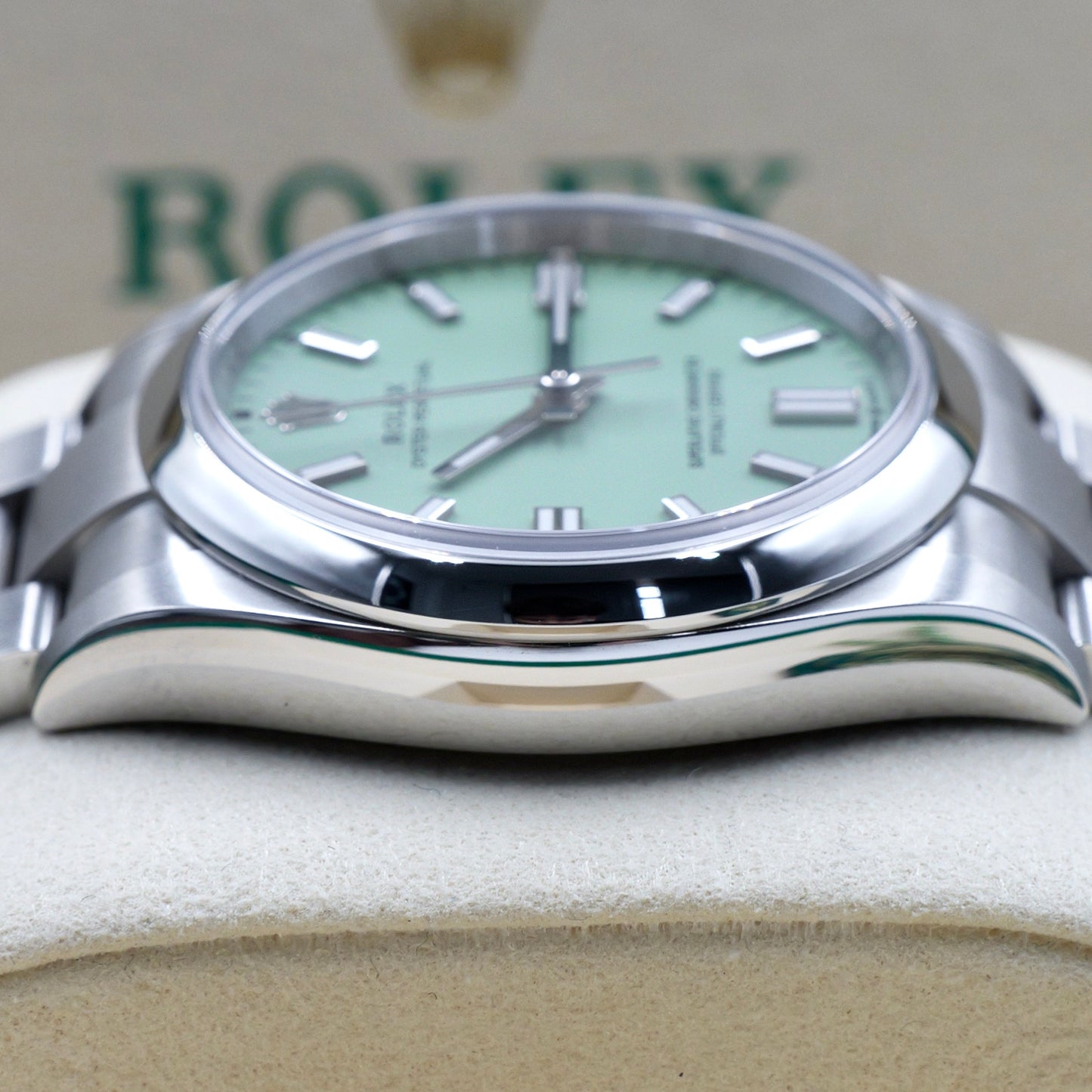 Rolex Oyster Perpetual 36 Pistachio 126000 - Full Set (2025)