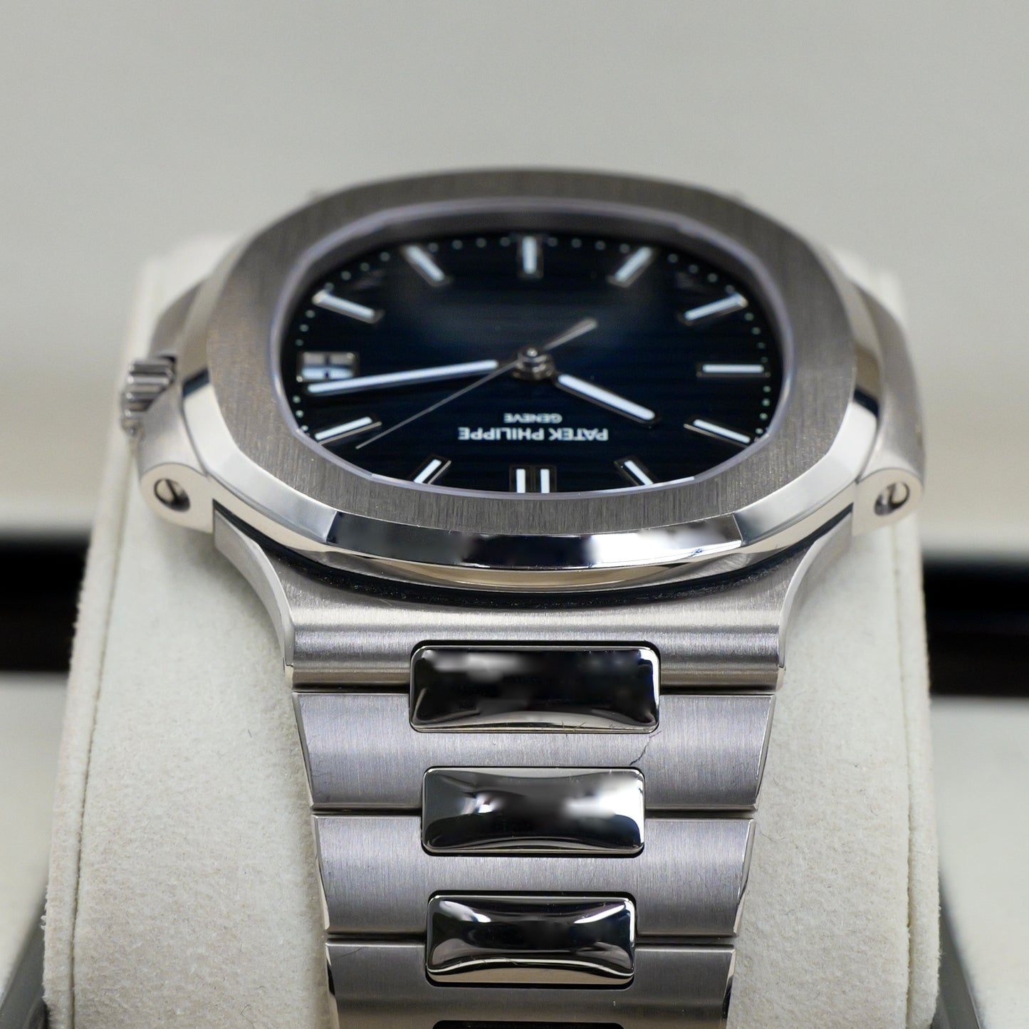 Patek Philippe Nautilus White Gold 5811/1G-001 - Full Set (2022)